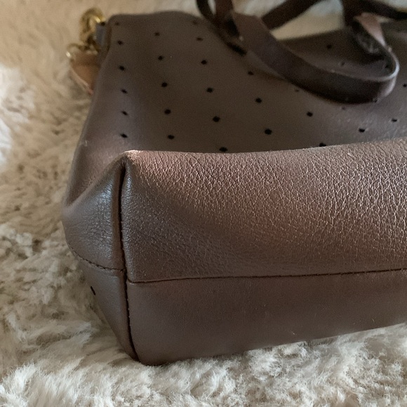 Madewell Leather Crossbody - Picture 5 of 11